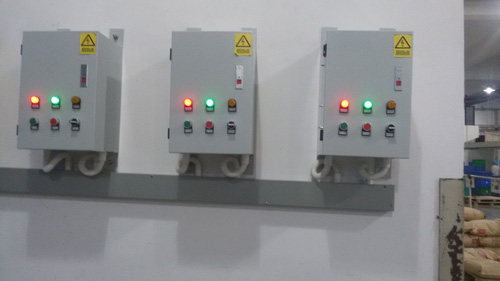 控制箱置于室內(nèi)